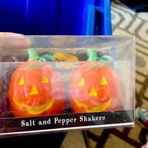 Halloween kitchen decor